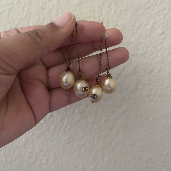 Chanel pearl drop earrings - Picture 5 of 5